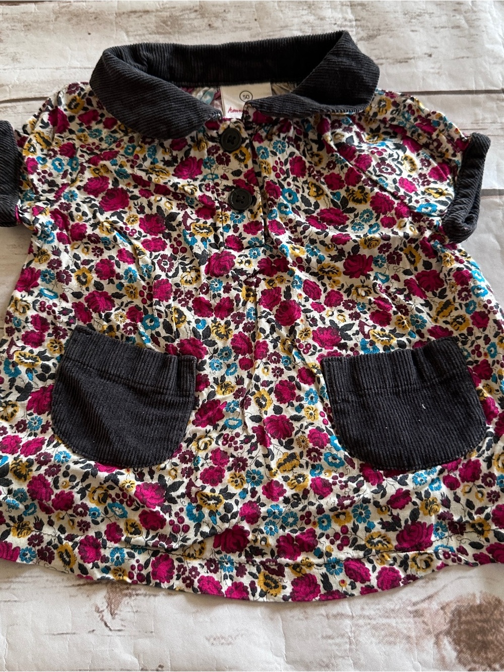 Hanna Andersson floral top with pockets